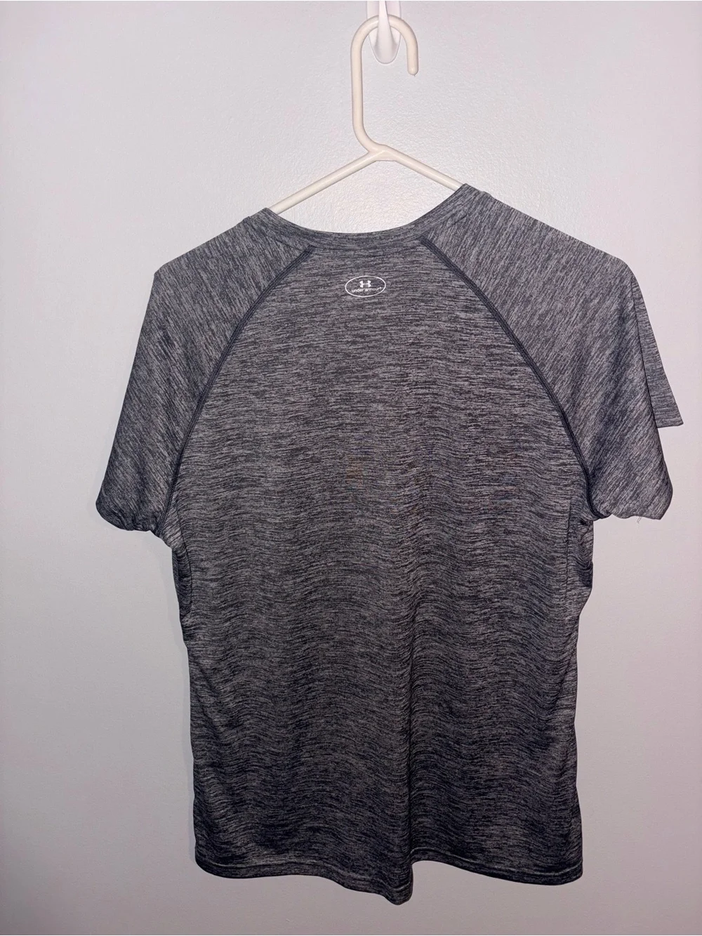 Under Armour women’s Dark Charcoal Heather V-Neck Performance Tee